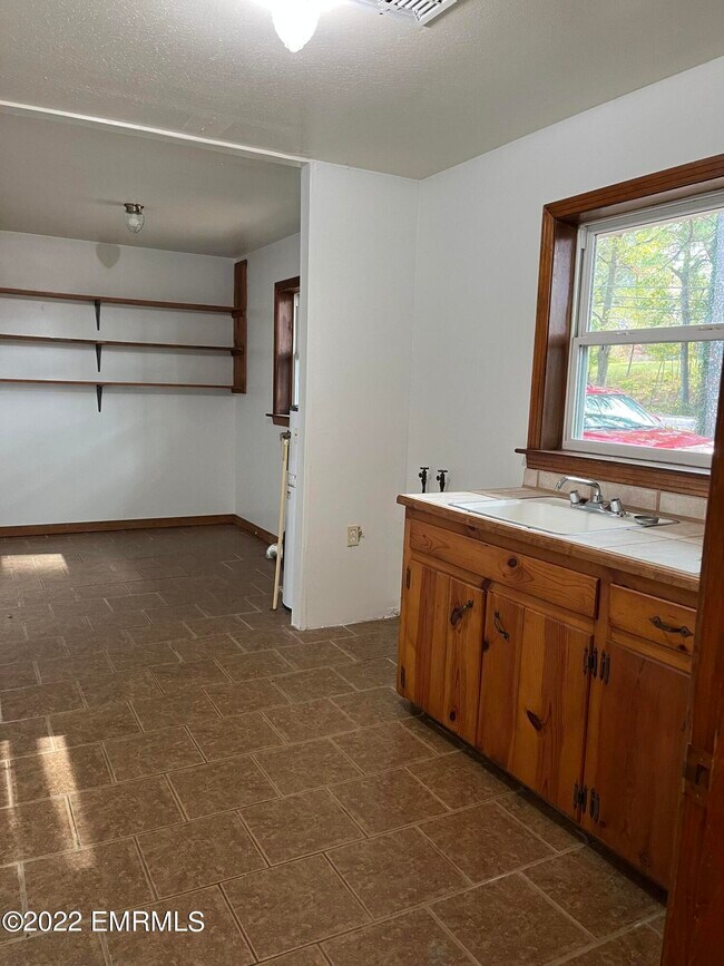Building Photo - 3509 Causeyville Rd