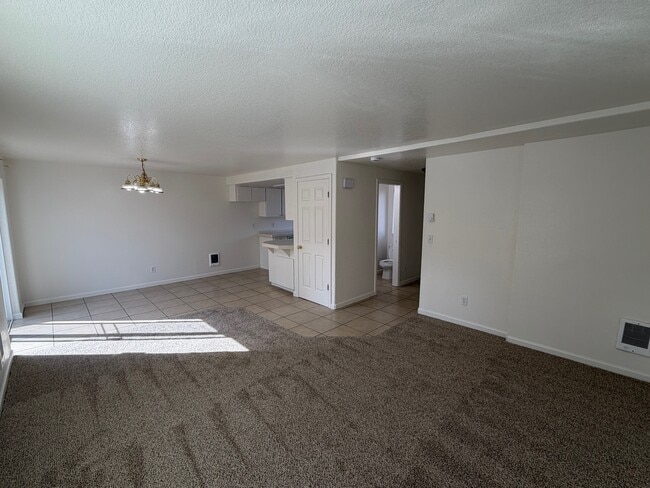 Building Photo - 4338 Ward Pl NE