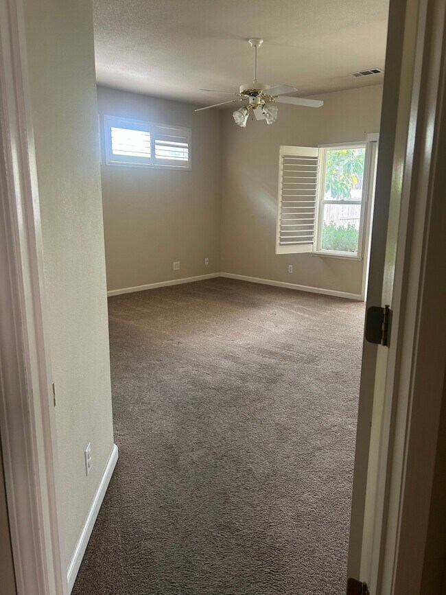 Foto del edificio - 3895 Oakview Ct