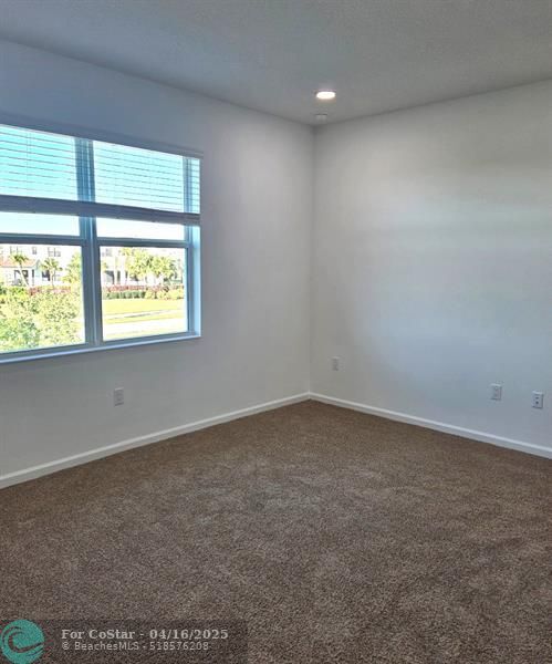 Foto del edificio - 5300 Thatcher Ct