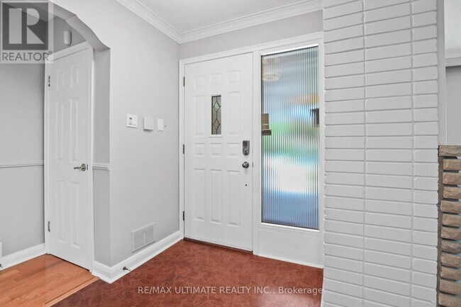 Building Photo - 121 Elvaston Dr