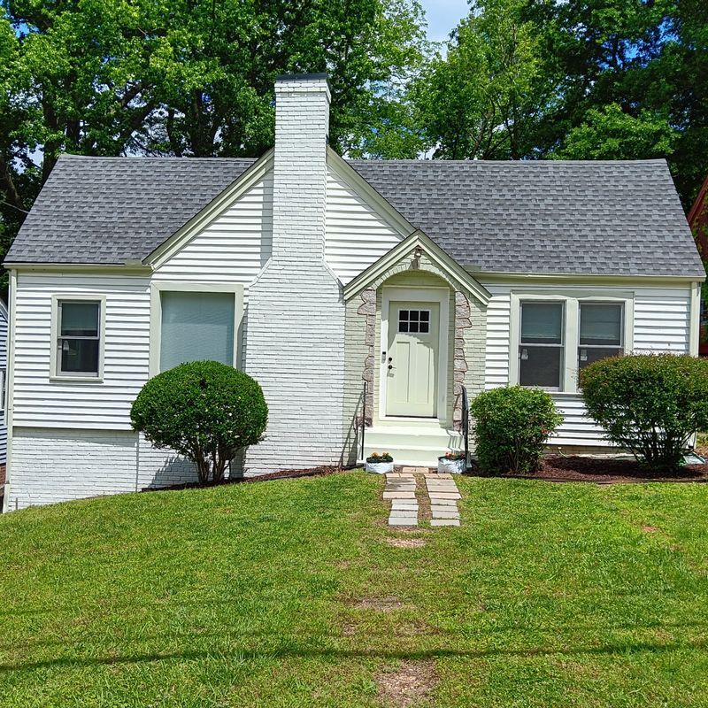 Primary Photo - 246 Mathewson Pl SW