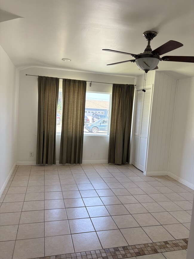 Foto del edificio - 507 N Albertson Ave