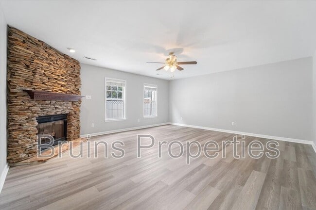 Foto del edificio - 1520 Birkdale Ct