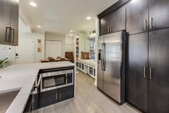 Foto del edificio - 3005 N Clifton Ave