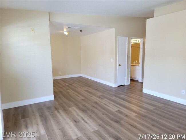 Building Photo - VIEW VIEW VIEW!!! FANTASTIC GREEN VALLEY 3...