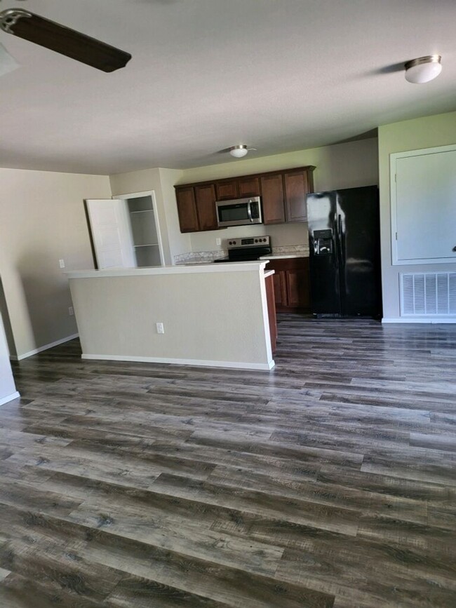 Building Photo - 207/209 Cherry Street Duplex