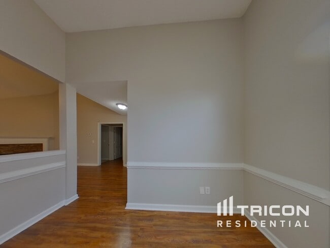 Building Photo - 804 Ravins Way