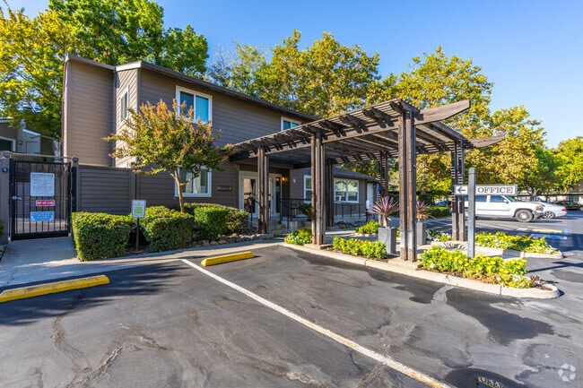 Leasing Office - Emerald Vista Apartments