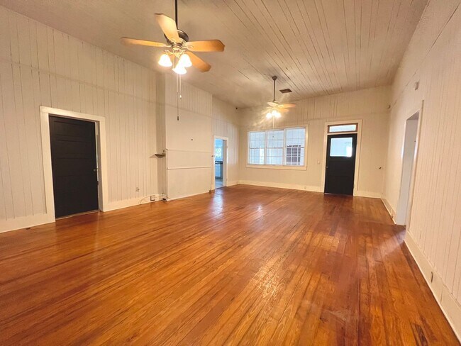 Building Photo - 2049 Bellevue Way - Sunroom & Full of Char...