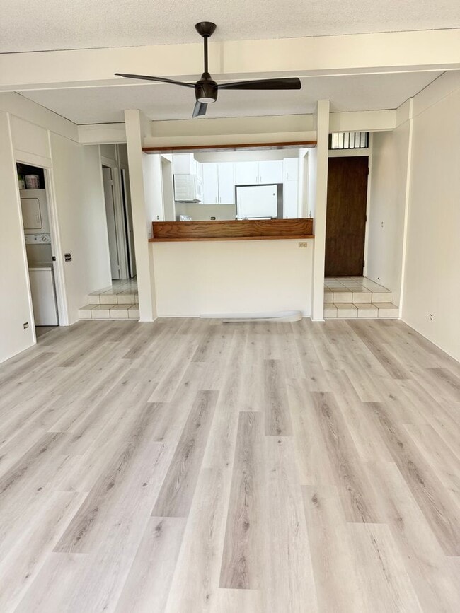 Building Photo - Kailua 3BR/2BA Condo – Resort-Style Living