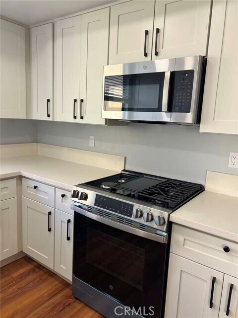 Foto del edificio - 239 Linwood Ave