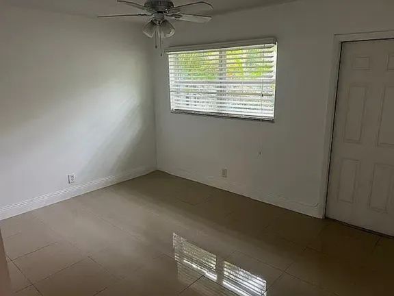 Foto del edificio - 1549 NE 26th Dr