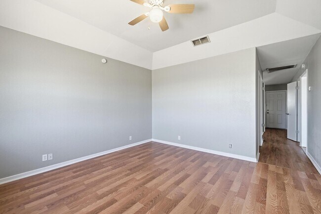 Foto del edificio - 2333 N Danville Dr