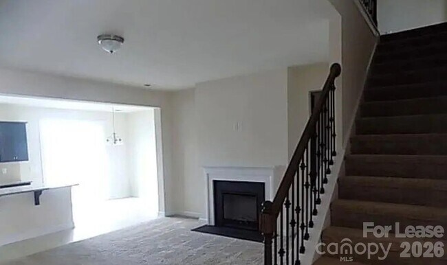 Foto del edificio - 5633 Garrow Glen Rd