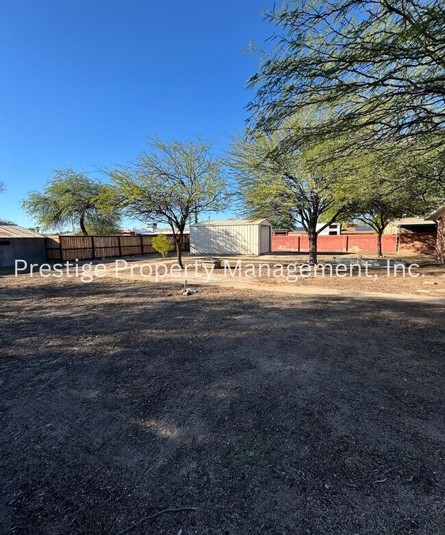 Foto del edificio - Centrally located 4/2.5 Brick House!!!