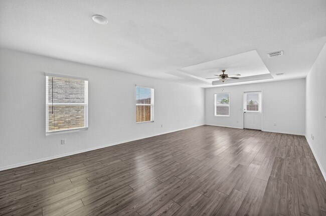 Foto del edificio - 4417 Benham Dr