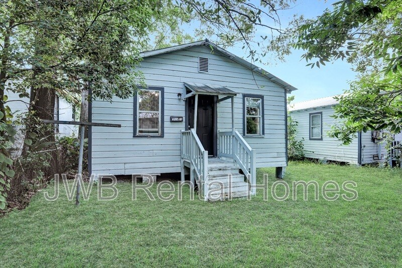 Primary Photo - 1549 Francis St