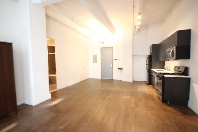Building Photo - 808 Driggs Ave