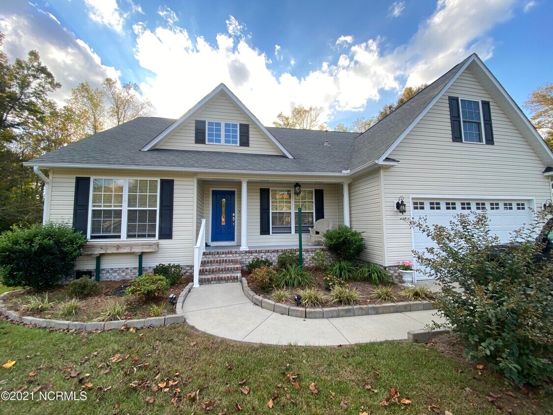Primary Photo - 102 Fern Ct