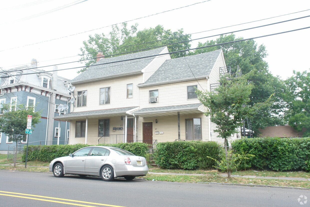 Foto del edificio - 467-471 W Grand Ave