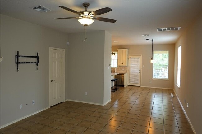 Building Photo - 16100 S Great Oaks Dr