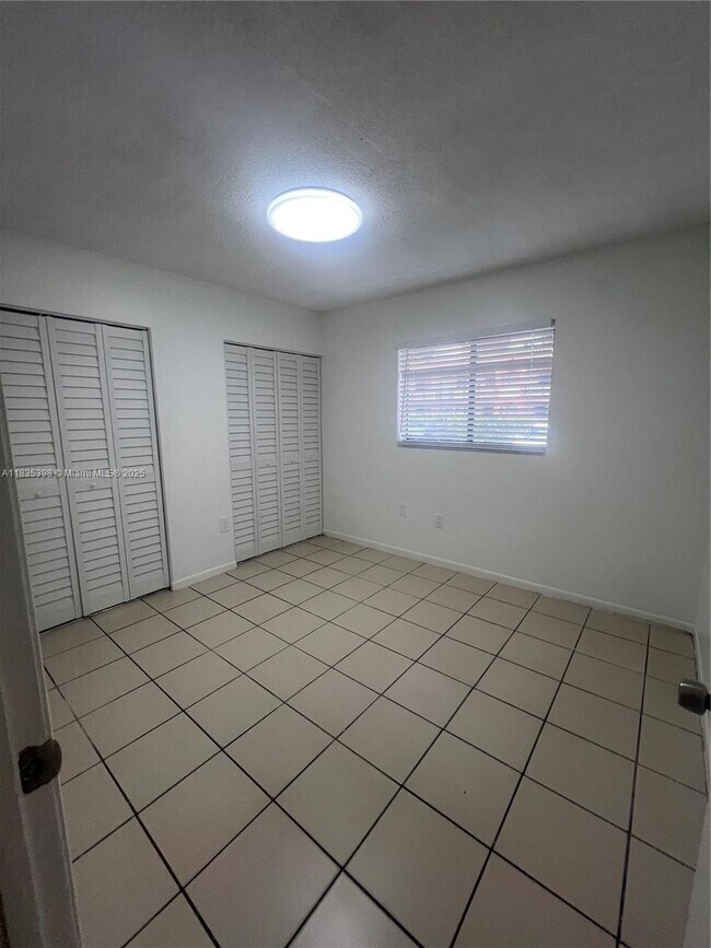 Foto del edificio - 6165 W 22nd Ct