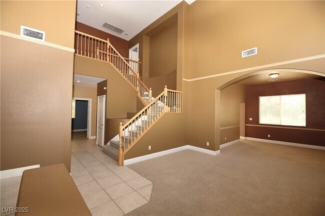 Building Photo - 437 Emerald Heights St