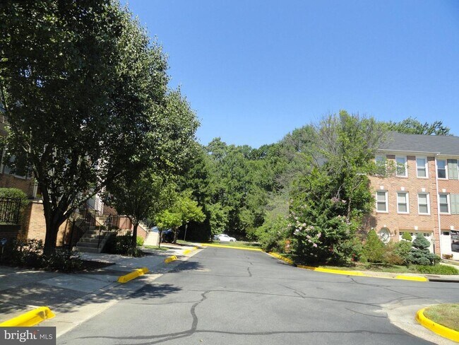 Foto del edificio - 2050 Meadow Springs Dr