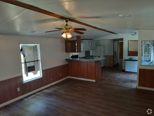 Building Photo - 1284 High Hills Ln