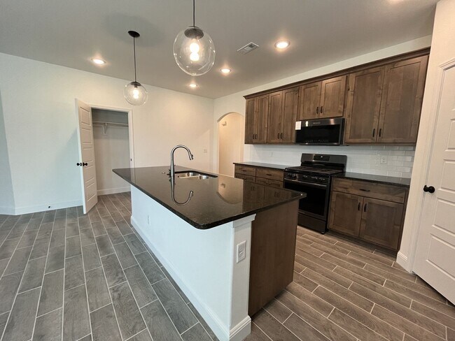 Building Photo - NEW BUILT - 4 Bedroom Centerton Home with ...