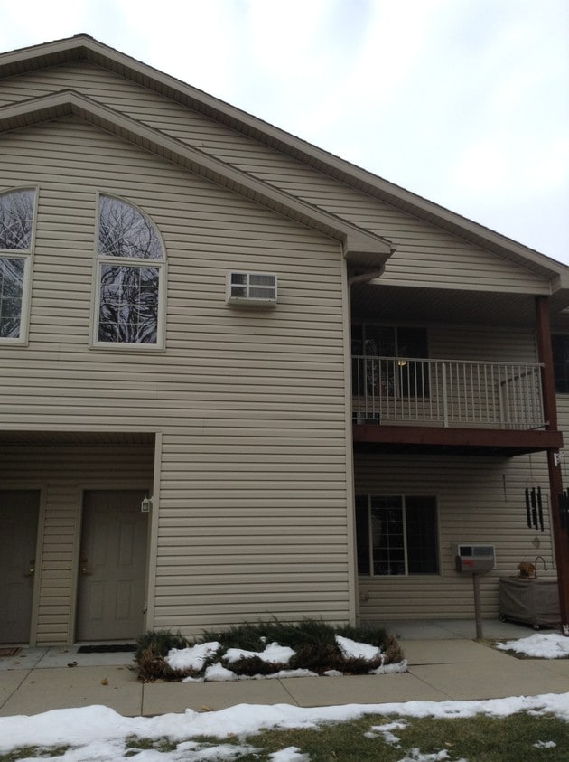 Primary Photo - 347 Starkweather Dr