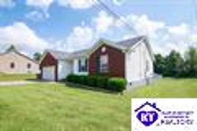 Building Photo - 520 University Dr
