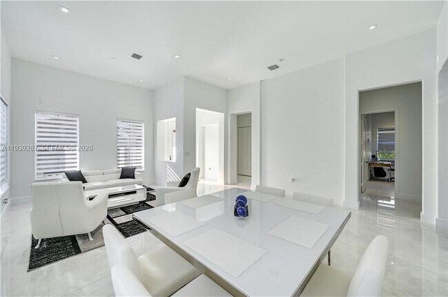 Building Photo - 4919 Frattina St.