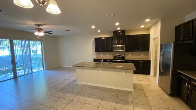 Building Photo - 3/2.5 Town Home in Winter Park! Priced to ...