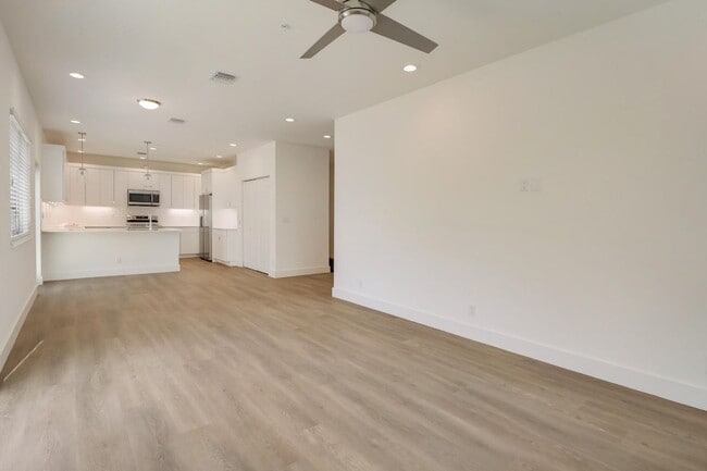 Building Photo - 1 Ocean Breeze