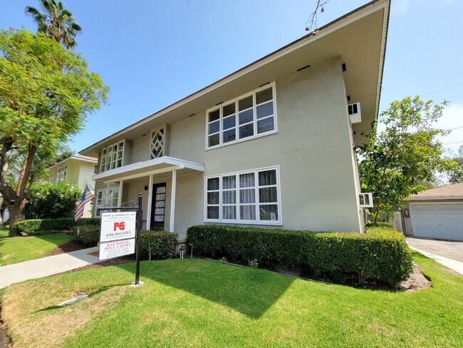 Building Photo - 1722 Raymond Hill Rd