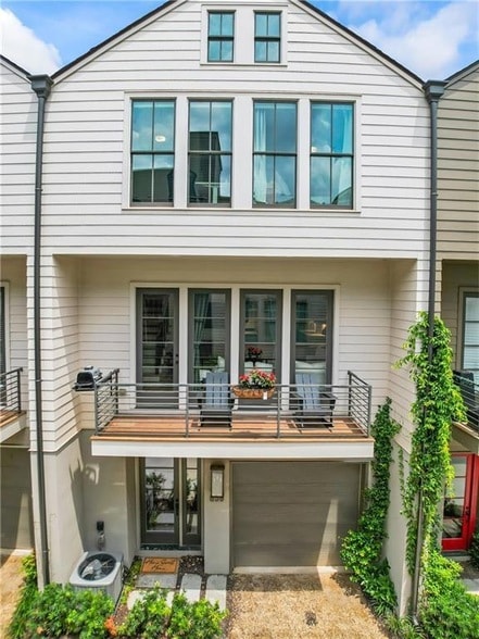 Building Photo - 658 Bull St SE