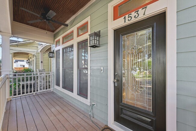 Foto del edificio - 1537 Alexander St