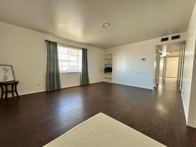 Foto del edificio - 912 W Forest St