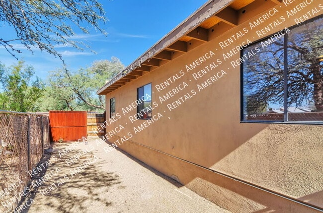 Foto del edificio - 1009 E Halcyon Rd