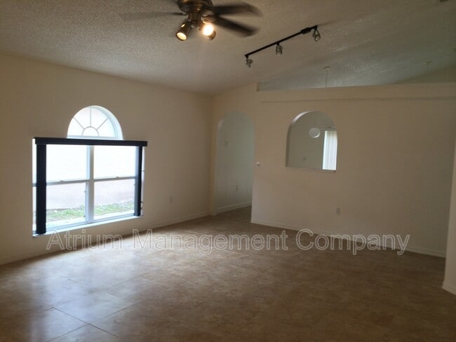 Building Photo - 371 Placid Lake Dr