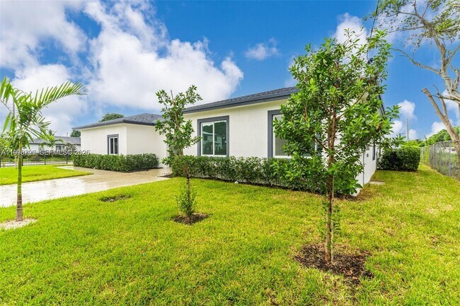 Building Photo - 11870 SW 220th Terrace