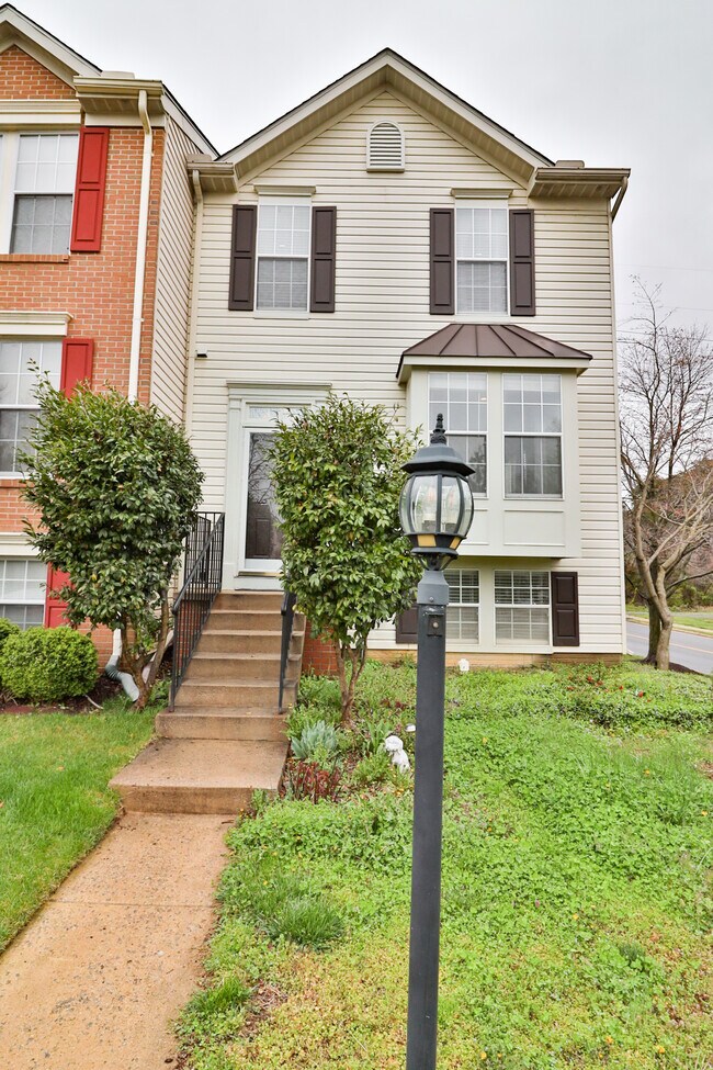 7408 Gadsby Square, Alexandria, VA 22315 Townhome Rentals in