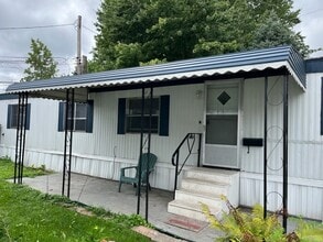 Building Photo - 8379 Russell Ln