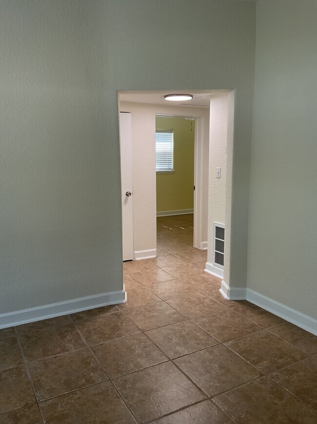 Foto del edificio - 2708 Hawthorne St