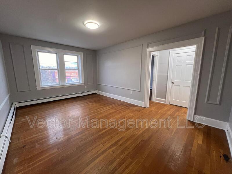 Foto principal - 1166 Dixwell Ave