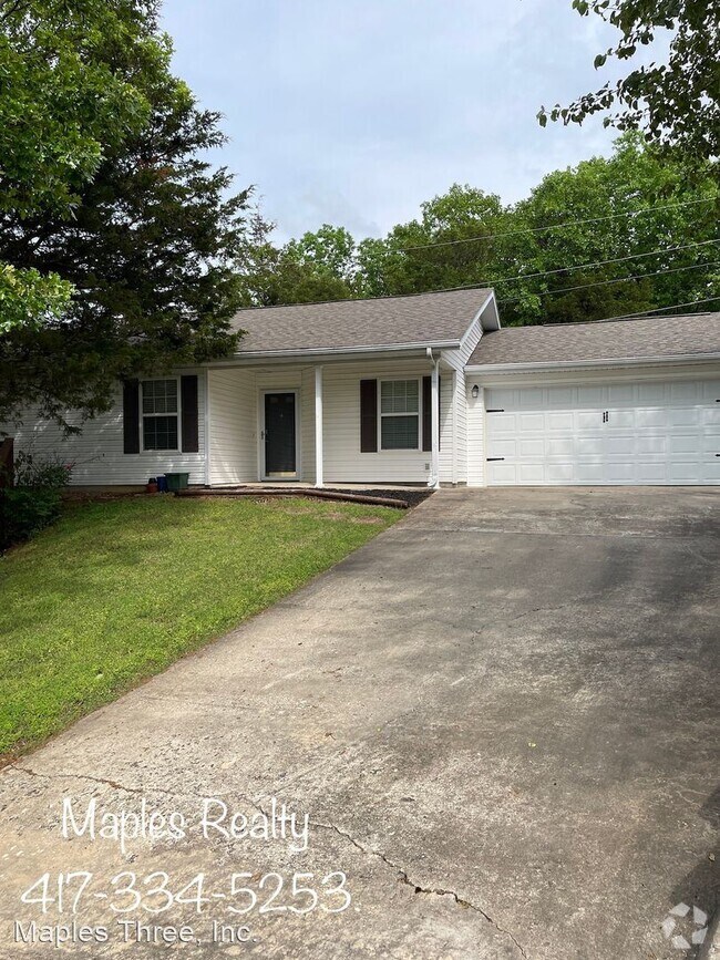 Lake Woods Houses under 2,500 Branson, MO 2 Homes