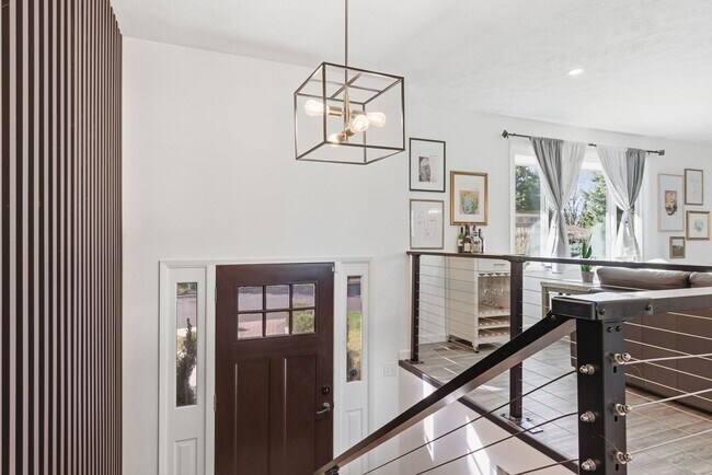Foto del edificio - Stunning Fully Renovated 4BR + Bonus on Spokane's South Hill - Chef's Kitchen, 2-Car Garage & Bac...
