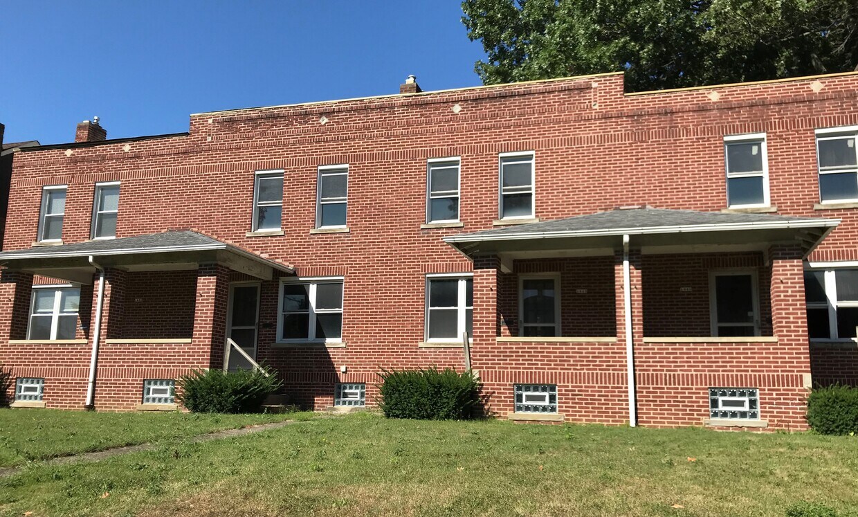 Building Front - 1645 Wyandotte Rd